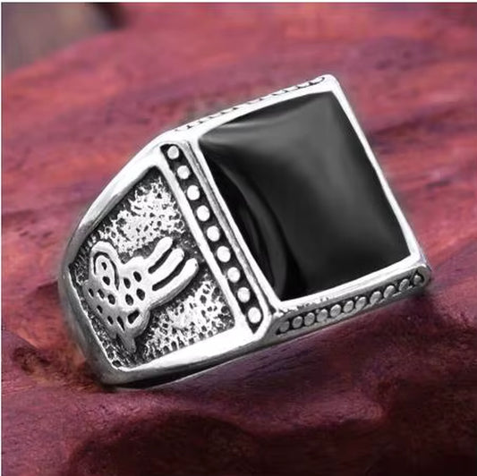 Black Square Classic Ring – Simple Style Wedding & Engagement Jewelry 2023